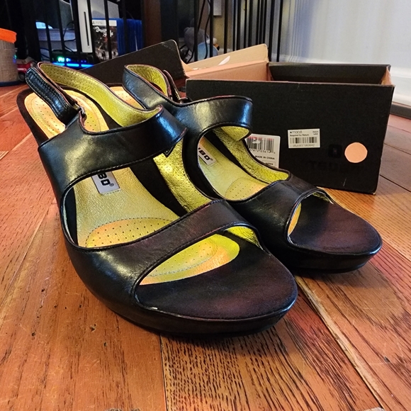 Tsubo Ina Black Women's Heels Comfort - Picture 6 of 8